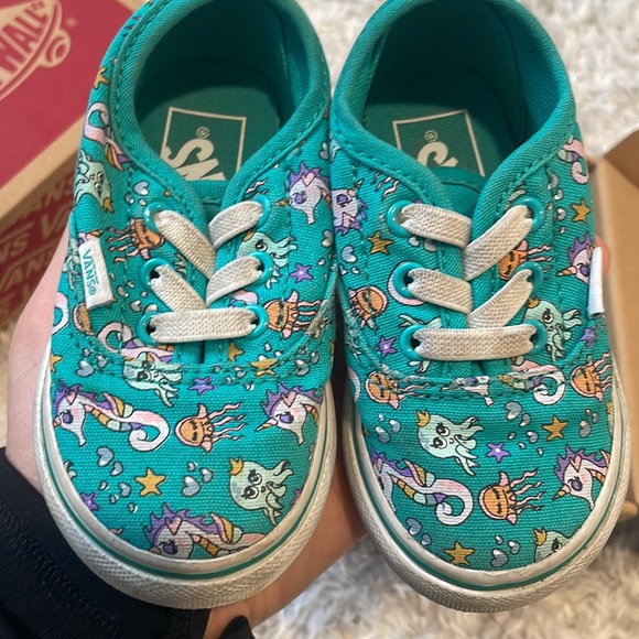 2 pairs toddler vans - Picture 8 of 11